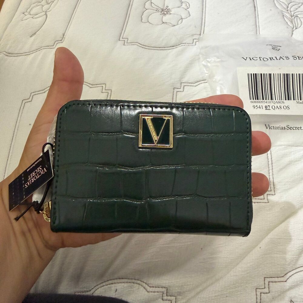Victoria's Secret Wallet - Picture 4 of 6